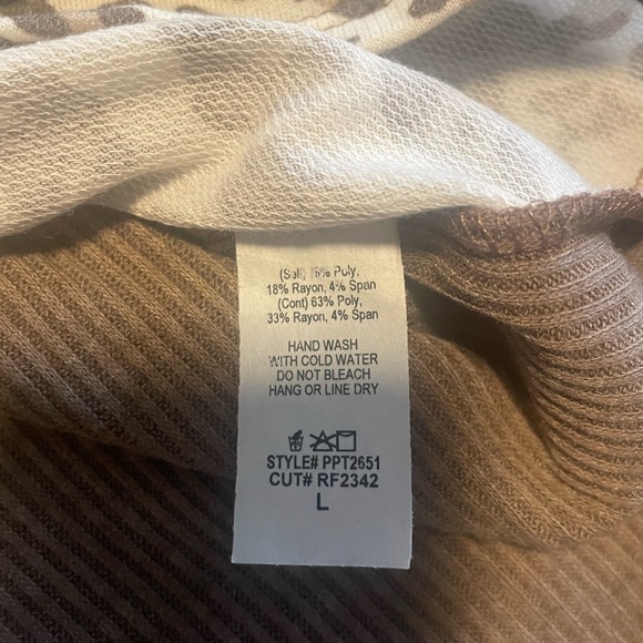 Perfect Peach Long Sleeve with Cutout Detail - Picture 2 of 2